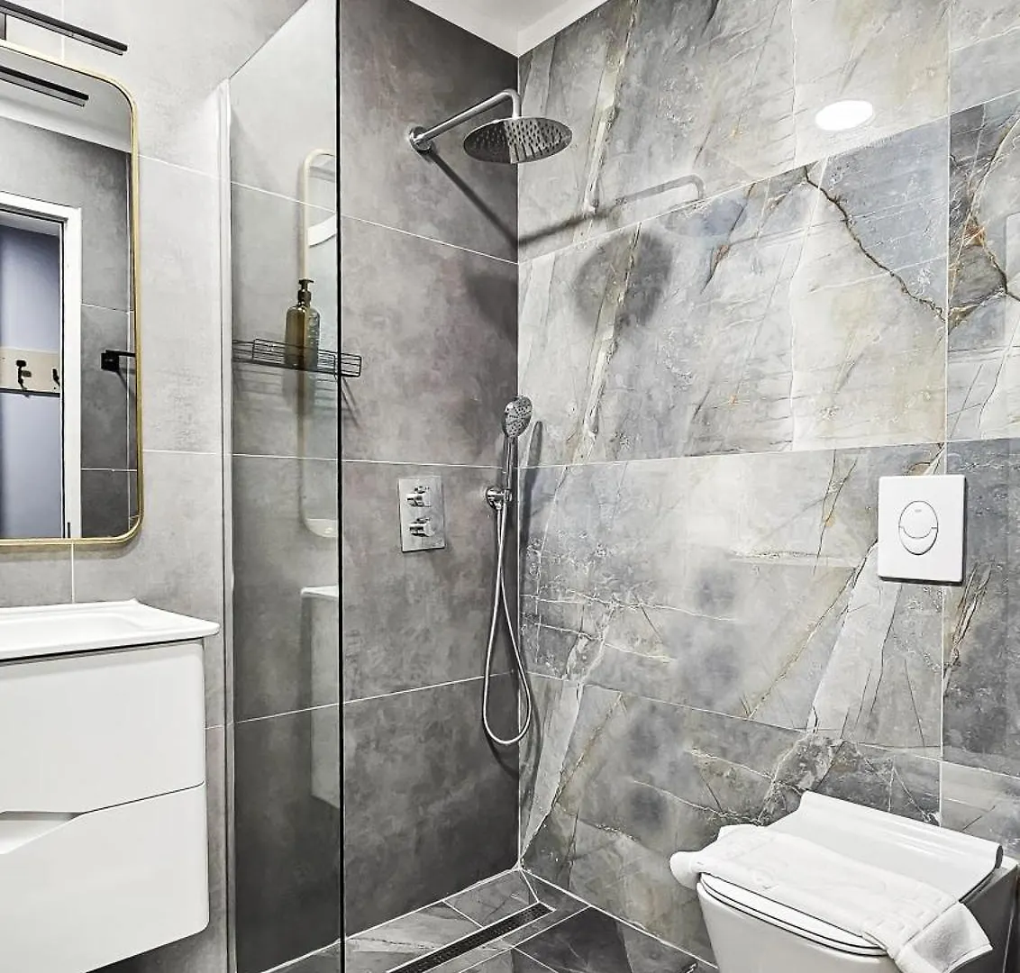 Daisy Rooms City Centre Τίρανα
